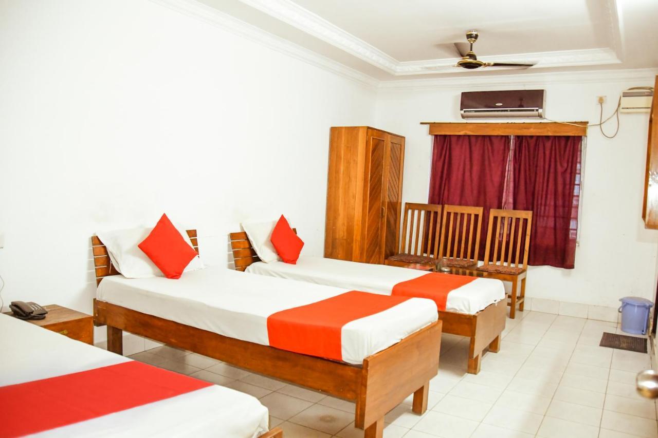 Hotel Nakshatra Karimganj Exterior foto