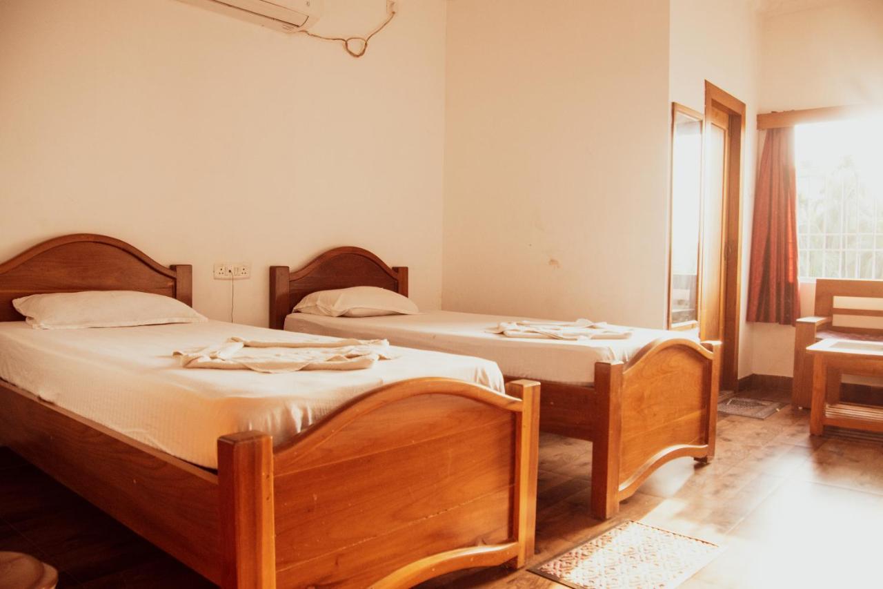 Hotel Nakshatra Karimganj Exterior foto